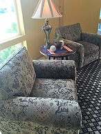 River Lodge And Grill