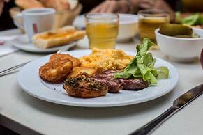 Ramada Hotel & Suites Noumea