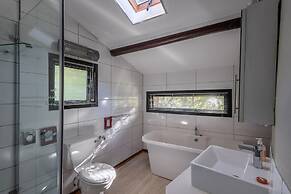 Hog Hollow Country Lodge