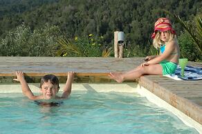 Hog Hollow Country Lodge