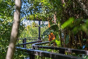 Hog Hollow Country Lodge