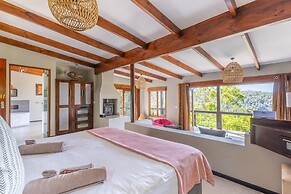 Hog Hollow Country Lodge