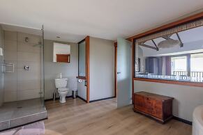 Hog Hollow Country Lodge