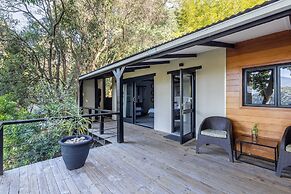 Hog Hollow Country Lodge