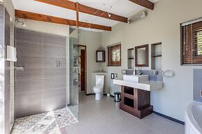 Hog Hollow Country Lodge