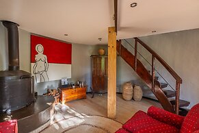 Hog Hollow Country Lodge