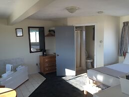 Sea Cliff House Motel
