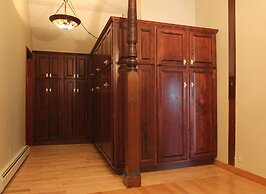 Sea Cliff House Motel