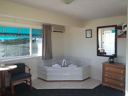 Sea Cliff House Motel