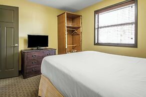 Bluegreen Christmas Mountain Village, an Ascend Resort