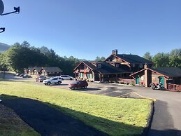 Swiss Chalets Village Inn