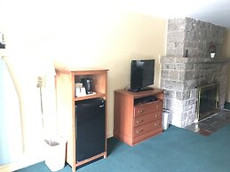 Swiss Chalets Village Inn