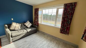 Swiss Chalets Village Inn