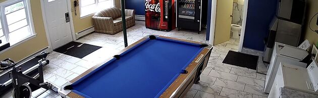 Swiss Chalets Village Inn