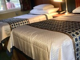 Swiss Chalets Village Inn