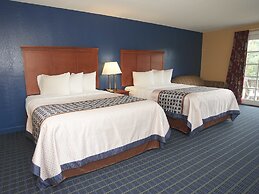 Swiss Chalets Village Inn