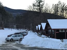 Swiss Chalets Village Inn