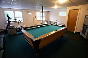 Swiss Chalets Village Inn