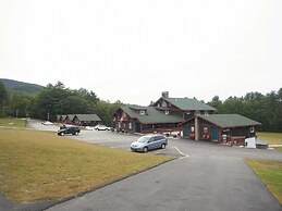 Swiss Chalets Village Inn