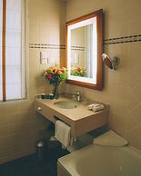 Le Relais Montmartre