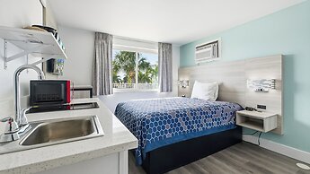 The Bayside Inn & Marina