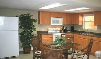 The Bayside Inn & Marina