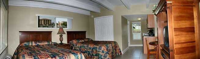 The Bayside Inn & Marina