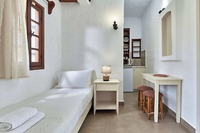 Mila Malia Studios Hotel