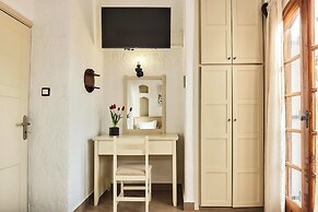 Mila Malia Studios Hotel