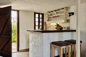 Mila Malia Studios Hotel