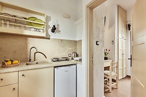 Mila Malia Studios Hotel