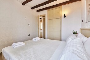 Mila Malia Studios Hotel