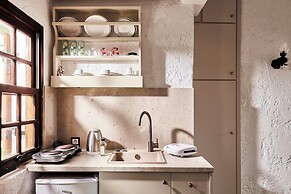 Mila Malia Studios Hotel