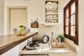 Mila Malia Studios Hotel