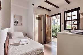 Mila Malia Studios Hotel