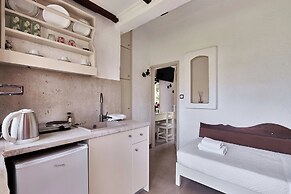 Mila Malia Studios Hotel