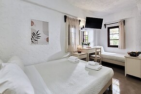 Mila Malia Studios Hotel