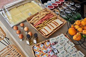 Mila Malia Studios Hotel