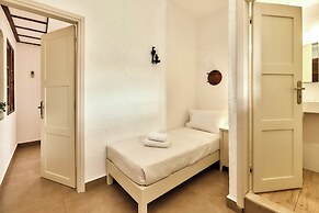 Mila Malia Studios Hotel