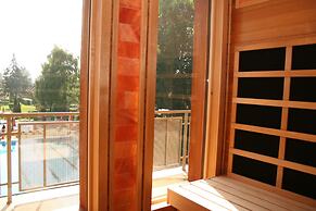Holiday Beach Budapest Wellness & Conference Hotel
