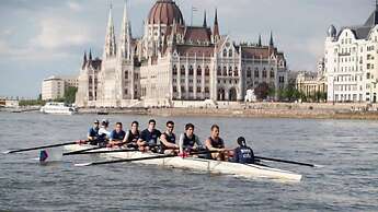 Holiday Beach Budapest Wellness & Conference Hotel