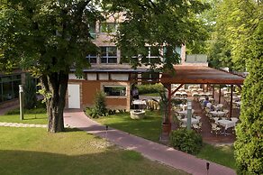 Holiday Beach Budapest Wellness & Conference Hotel