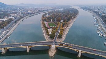 Holiday Beach Budapest Wellness & Conference Hotel