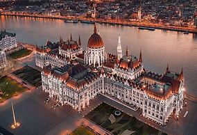 Holiday Beach Budapest Wellness & Conference Hotel