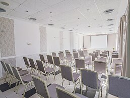 Holiday Beach Budapest Wellness & Conference Hotel