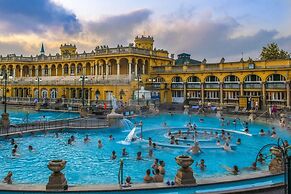 Holiday Beach Budapest Wellness & Conference Hotel