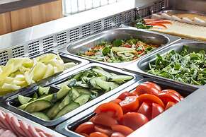 Holiday Beach Budapest Wellness & Conference Hotel