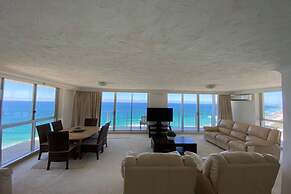 Hi Surf Beachfront Resort Apartments