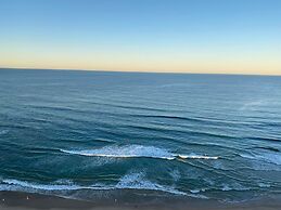 Hi Surf Beachfront Resort Apartments