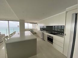 Hi Surf Beachfront Resort Apartments